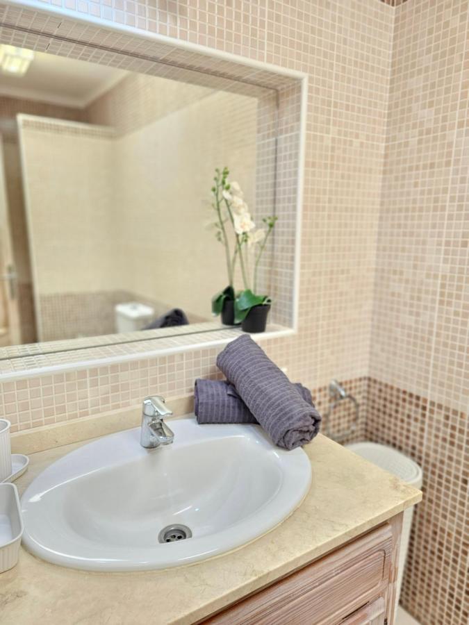 Holidays Beach & Pool ,Aircond , Las Americas 아로나 외부 사진